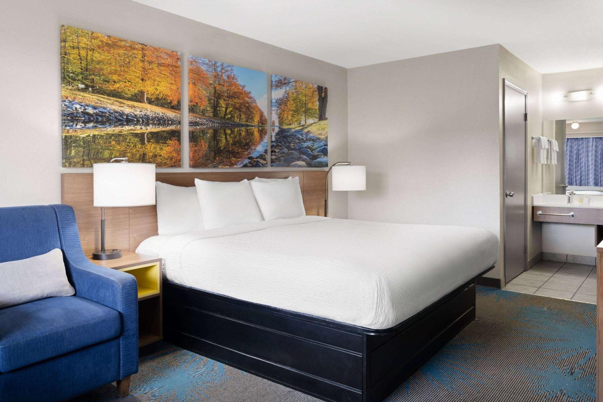 Days Inn By Wyndham Ardmore Bagian luar foto